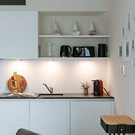 Spacious Top-flour Apartment With Private Parking