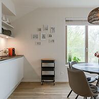 Spacious Top-flour Apartment With Private Parking