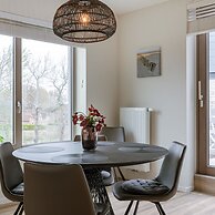 Spacious Top-flour Apartment With Private Parking