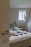 Spacious Top-flour Apartment With Private Parking