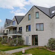 Spacious Top-flour Apartment With Private Parking