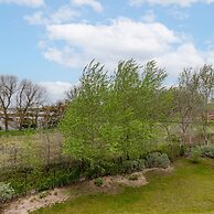 Spacious Top-flour Apartment With Private Parking