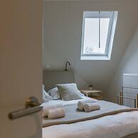 Spacious Top-flour Apartment With Private Parking