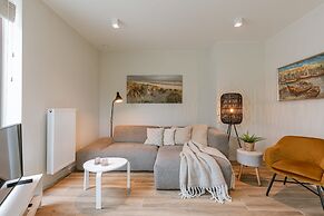 Spacious Top-flour Apartment With Private Parking