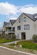 Spacious Top-flour Apartment With Private Parking