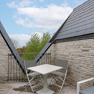 Spacious Top-flour Apartment With Private Parking