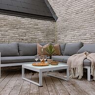 Spacious Top-flour Apartment With Private Parking