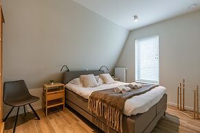 Spacious Top-flour Apartment With Private Parking