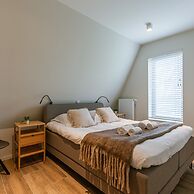 Spacious Top-flour Apartment With Private Parking