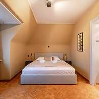 Luxe 5-bedroom Villa With Panoramic Views