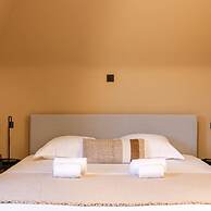 Luxe 5-bedroom Villa With Panoramic Views