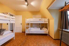 Luxe 5-bedroom Villa With Panoramic Views