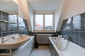 Luxe 5-bedroom Villa With Panoramic Views