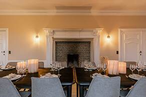 Luxe 5-bedroom Villa With Panoramic Views