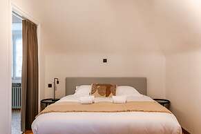 Luxe 5-bedroom Villa With Panoramic Views