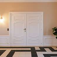 Luxe 5-bedroom Villa With Panoramic Views