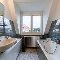 Luxe 5-bedroom Villa With Panoramic Views