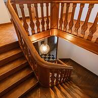 Luxe 5-bedroom Villa With Panoramic Views