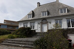 Luxe 5-bedroom Villa With Panoramic Views