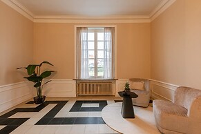 Luxe 5-bedroom Villa With Panoramic Views