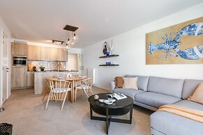 Beautiful Apartment With Pool Terrace and Parking