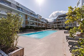 Beautiful Apartment With Pool Terrace and Parking