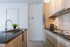 Beautiful Apartment With Pool Terrace and Parking