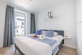 Beautiful Apartment With Pool Terrace and Parking