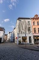 Bright Apartment Overlooking the 3 Towers of Ghent