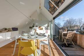 Bright Apartment Overlooking the 3 Towers of Ghent