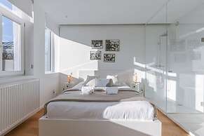 Bright Apartment Overlooking the 3 Towers of Ghent