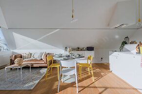 Bright Apartment Overlooking the 3 Towers of Ghent