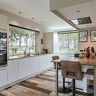 Holiday Home Along the Canal With Great Views