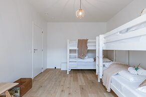 Modern House Julie With Spacious Garden and Garage