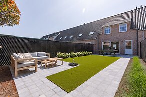 Modern House Julie With Spacious Garden and Garage