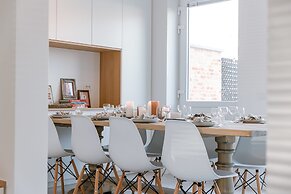 Modern House Julie With Spacious Garden and Garage