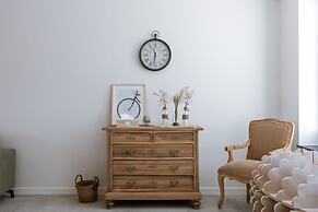 Modern House Julie With Spacious Garden and Garage