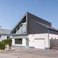 Spacious House With Garden and Parking