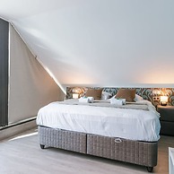 Spacious House With Garden and Parking