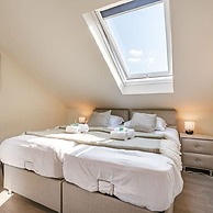 Spacious House With Garden and Parking