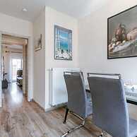 Spacious House With Garden and Parking