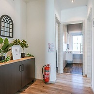 Spacious House With Garden and Parking