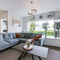 Spacious House With Garden and Parking