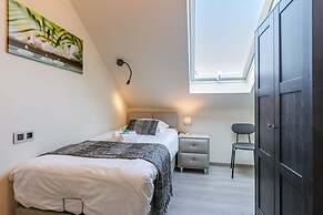 Spacious House With Garden and Parking