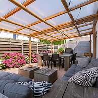Spacious House With Garden and Parking