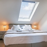 Spacious House With Garden and Parking