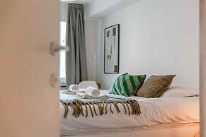 BE OST Zuid 2-302 in Oostende