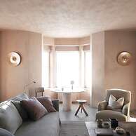 Gairnshiel Lodge - Unique Exclusive Lodge Next to the Castle