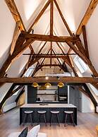 City-view Loft With Wooden Beams and Mezzanine