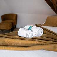 City-view Loft With Wooden Beams and Mezzanine